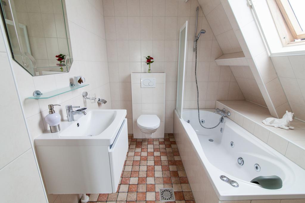 Farm Overleekerhoeve Monnickendam Bagian luar foto